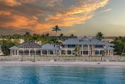 El paraíso privado de John Donahue. El paraíso privado de John Donahue.