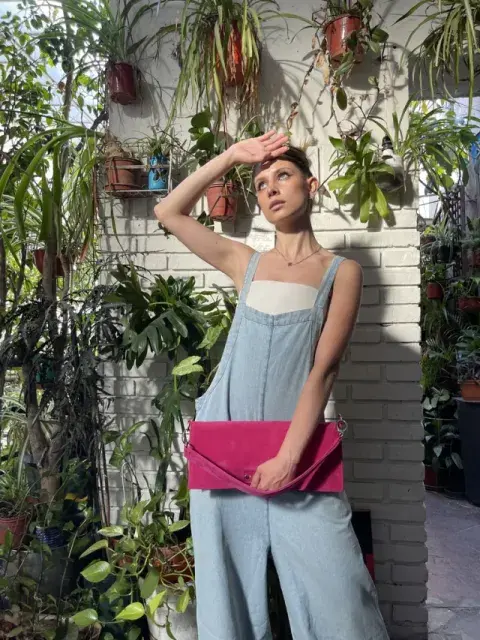 Este modelo es perfecto porque viene con correa desmontable, para usarlo como sobre o como cartera. @delaguardia.studio Este modelo es perfecto porque viene con correa desmontable, para usarlo como sobre o como cartera. @delaguardia.studio