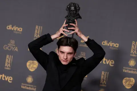 Matías Recalt fue destacado como Mejor Actor Revelación en los Premios Goya. Matías Recalt fue destacado como Mejor Actor Revelación en los Premios Goya.