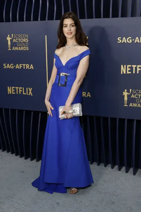 Anne Hathaway en la red carpet de los SAG Awards 2024. Anne Hathaway en la red carpet de los SAG Awards 2024.