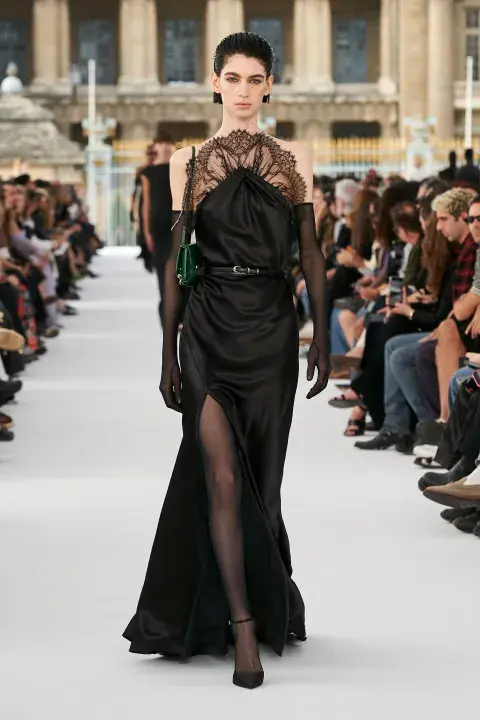 El vestido original de Givenchy de la Colección Primavera 2024. El vestido original de Givenchy de la Colección Primavera 2024.