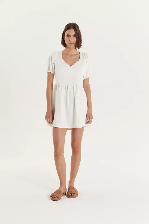 Con escote diamante. Muy cute. Es de @helenaboutique. Con escote diamante. Muy cute. Es de @helenaboutique.
