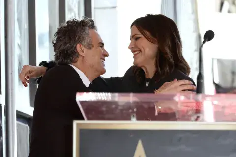 Mark Ruffalo y Jennifer Garner recrean el icónico baile de Si tuviera 30. Mark Ruffalo y Jennifer Garner recrean el icónico baile de Si tuviera 30.