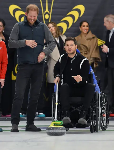 Luisana Lopilato y Michael Bublé con el príncipe Harry y Meghan Markle en Canadá. Luisana Lopilato y Michael Bublé con el príncipe Harry y Meghan Markle en Canadá.