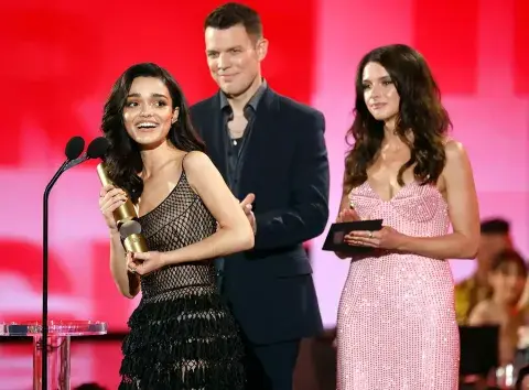 Rachel Zegler en los People's Choice Awards 2024. Rachel Zegler en los People's Choice Awards 2024.