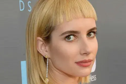 Emma Roberts con un estilo baby bangs Emma Roberts con un estilo baby bangs
