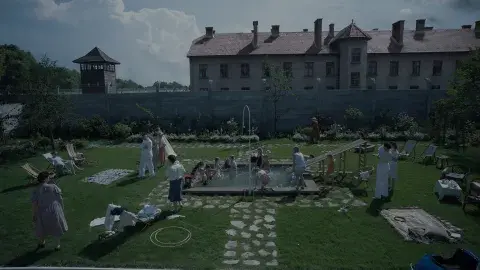 El hogar de los Höss, un paraíso al lado del infierno de Auschwitz. El hogar de los Höss, un paraíso al lado del infierno de Auschwitz.