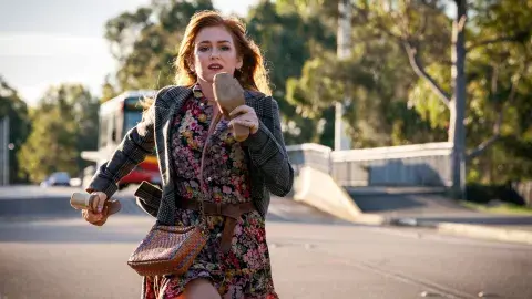 Isla Fisher protagoniza Wolf Like Me, la serie de Prime Video. Isla Fisher protagoniza Wolf Like Me, la serie de Prime Video.