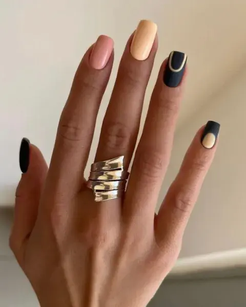 Combinando la tendencia mate con los tonos pasteles, la clave es usar colores súper opuestos. Combinando la tendencia mate con los tonos pasteles, la clave es usar colores súper opuestos.