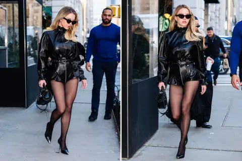 Sydney Sweeney  con un look de no pants y full cuero en las calles de Nueva York.