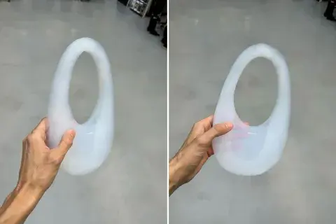 La Air Swipe Bag fue creada por Ioannis Michalous, Sébastien Meyer y Arnaud Vaillant. La Air Swipe Bag fue creada por Ioannis Michalous, Sébastien Meyer y Arnaud Vaillant.