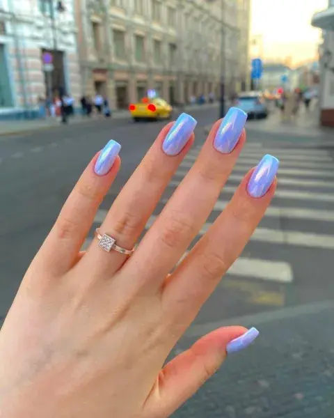 Los azules están súper de moda y tornasolado, aún más.