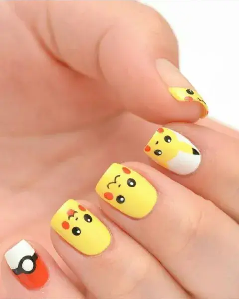 Un full Pikachu en amarillo (color tendencia esta temporada), para las fanáticas de Pokémon.