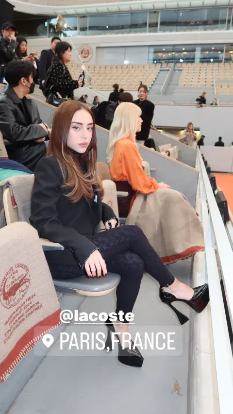 Nicki Nicole en la Semana de la Moda en París. Nicki Nicole en la Semana de la Moda en París.