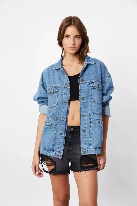 Las camperas oversize son comodísimas y en jean quedan muy cancheras. @cookoficial Las camperas oversize son comodísimas y en jean quedan muy cancheras. @cookoficial