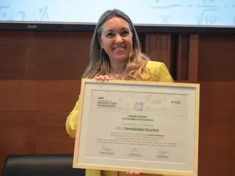 Afra Fernández Zuvich Afra Fernández Zuvich