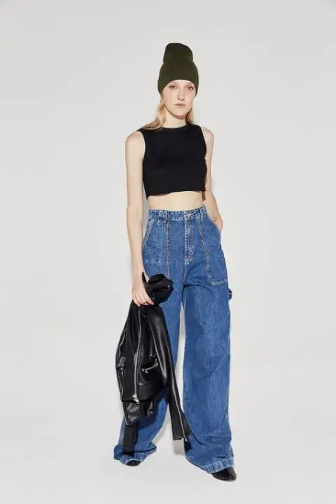 En denim. Este diseño de Complot es tiro alto y wide leg. @complotrock