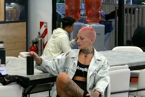 Furia: estrategias, amores y odios en la casa de Gran Hermano. Furia: estrategias, amores y odios en la casa de Gran Hermano.