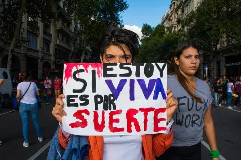 La violencia de género, uno de los temas más apremiantes en 2024. La violencia de género, uno de los temas más apremiantes en 2024.