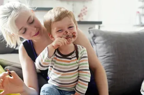 El chocolate amargo mejora el estado anímico general gracias a sus propiedades antioxidantes. El chocolate amargo mejora el estado anímico general gracias a sus propiedades antioxidantes.