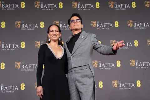 Robert Downey Jr. durante la red carpet de los BAFTA. Robert Downey Jr. durante la red carpet de los BAFTA.