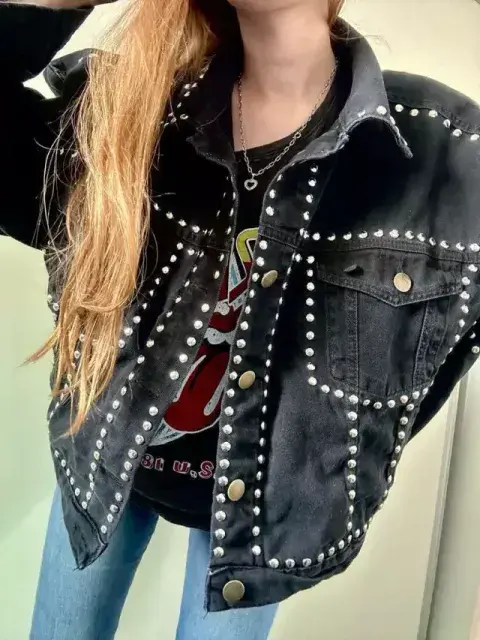 Este diseño es de Pampa Jackets, que hace camperas y prendas customizadas. @pampa.jackets Este diseño es de Pampa Jackets, que hace camperas y prendas customizadas. @pampa.jackets