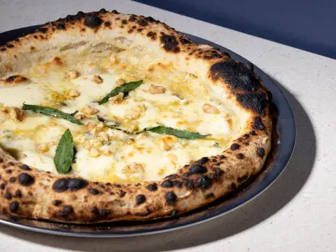pompeya_pizza_napoletana_4_quesos_2.jpg