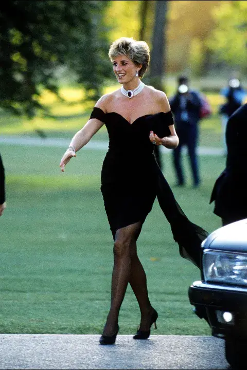 El "revenge dress" de Lady Di. El "revenge dress" de Lady Di.