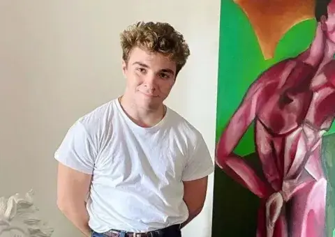 Rhed, el hijo pintor de Madonna. Rhed, el hijo pintor de Madonna.