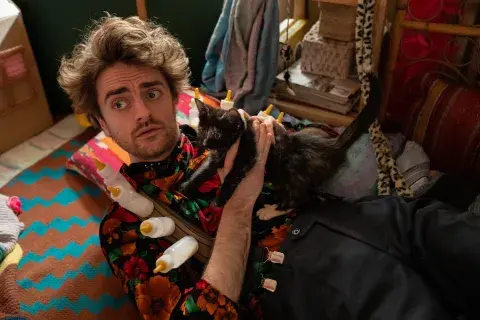 Luke Rollason en una imagen de la temporada 2 de Soy Extraordinaria. Luke Rollason en una imagen de la temporada 2 de Soy Extraordinaria.