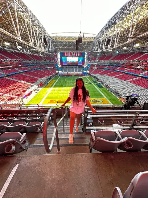 Producir el Super Bowl es uno de los sueños logrados de su exigente lista. Producir el Super Bowl es uno de los sueños logrados de su exigente lista.