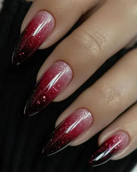 En degradé y con brillos, vas de un rosa claro hasta un rojo súper oscuro. En degradé y con brillos, vas de un rosa claro hasta un rojo súper oscuro.