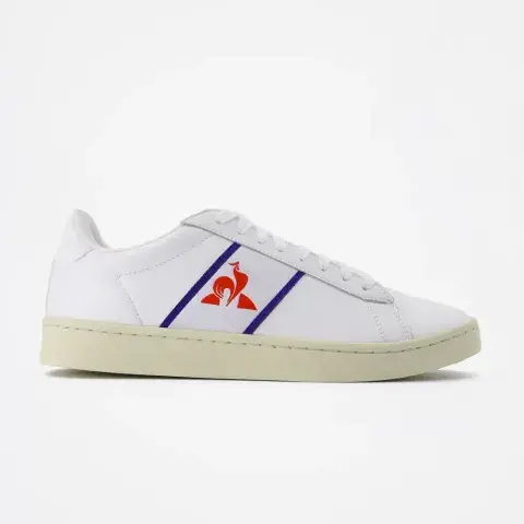 Zapatillas blancas clásicas. Son de @lecoqsportif_ar Zapatillas blancas clásicas. Son de @lecoqsportif_ar