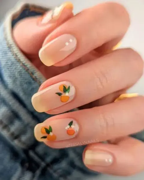 Sobre una base milky, armas un diseñito de naranjas con unas hojas verdes. Sobre una base milky, armas un diseñito de naranjas con unas hojas verdes.