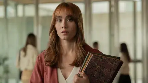 Aitana interpreta a Valentina, una joven pianista. Aitana interpreta a Valentina, una joven pianista.