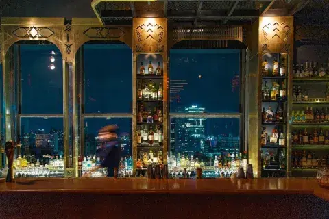 El bar en altura argentino elegido entre los mejores del mundo. El bar en altura argentino elegido entre los mejores del mundo.