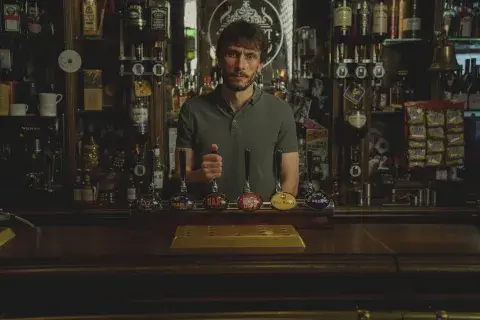 Bebé reno está inspirada en una perturbadora historia real.