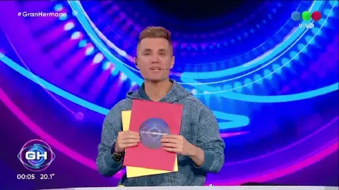 El doble comunicado de Santiago del Moro a los participantes de Gran Hermano. El doble comunicado de Santiago del Moro a los participantes de Gran Hermano.