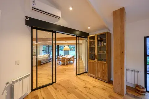 Integraron el living y la casa cambió por completo: ganó luz y funcionalidad. ¿Cómo lo hicieron? Integraron el living y la casa cambió por completo: ganó luz y funcionalidad. ¿Cómo lo hicieron?