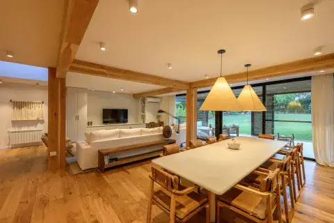 Integraron el living y la casa cambió por completo: ganó luz y funcionalidad. ¿Cómo lo hicieron? Integraron el living y la casa cambió por completo: ganó luz y funcionalidad. ¿Cómo lo hicieron?