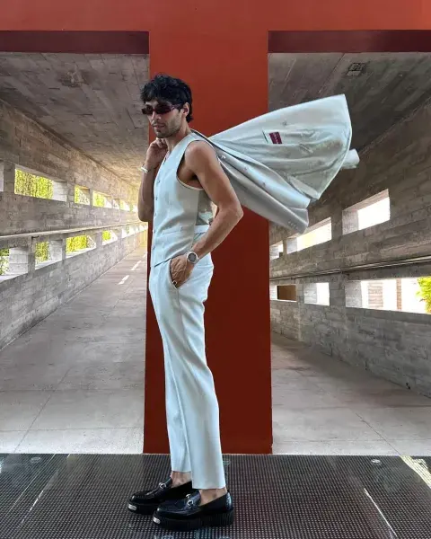 Diego Calva en los Premios Platino en un total look Gucci. Diego Calva en los Premios Platino en un total look Gucci.