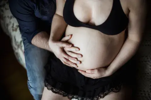 La sexologia aporta recursos eróticos para construir deseo sobre el mandato de la maternidad. La sexologia aporta recursos eróticos para construir deseo sobre el mandato de la maternidad.