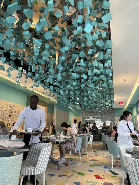 El desayuno en Tiffany, hecho realidad en el Blue box café. El desayuno en Tiffany, hecho realidad en el Blue box café.