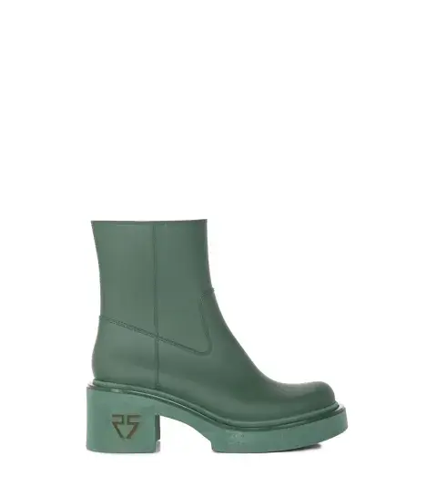 En color verde y con taco. Son de @rickysarkany En color verde y con taco. Son de @rickysarkany