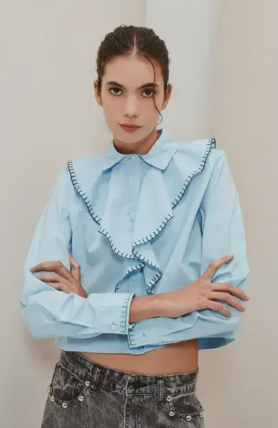 Camisa con volado, Justa Petra $160.000 Camisa con volado, Justa Petra $160.000