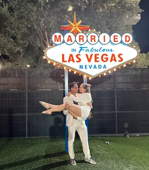 Gonzalo Valenzuela y Kika Silva se casaron en secreto en Las Vegas. Gonzalo Valenzuela y Kika Silva se casaron en secreto en Las Vegas.