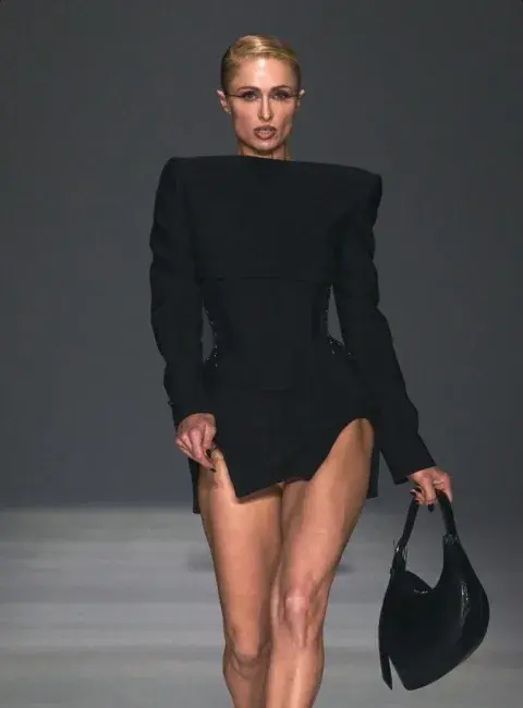 Paris Hilton en la Semana de la Alta Costura en París. Paris Hilton en la Semana de la Alta Costura en París.