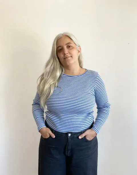 Raya azul con blanco y hecha en morley grueso, bien abrigada. Es de @hola_blau Raya azul con blanco y hecha en morley grueso, bien abrigada. Es de @hola_blau