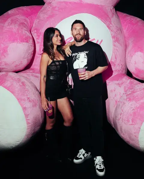 Antonela Roccuzzo y Lio Messi en la Fiesta Bresh de Miami.