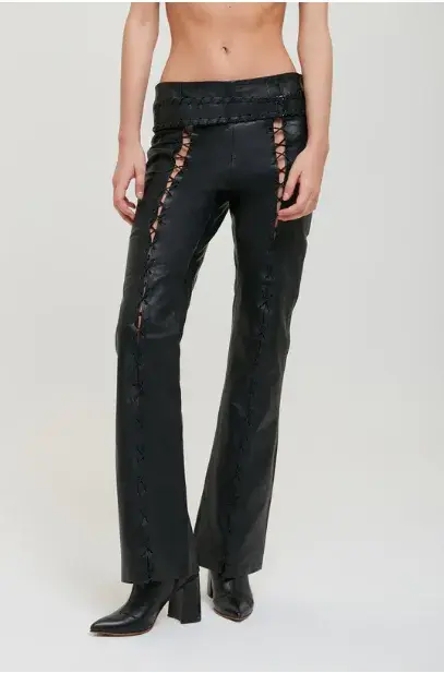 Pantalón de cuero cutout, De la Ostia $276.300 Pantalón de cuero cutout, De la Ostia $276.300